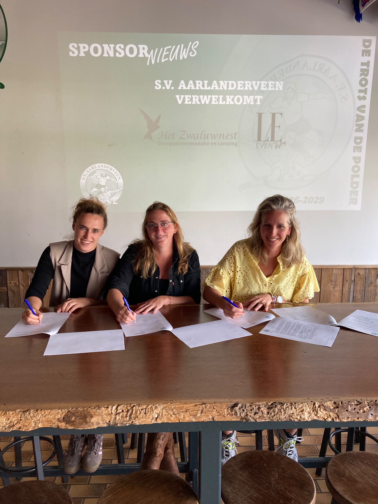 Nieuwe sponsoren voor Dames 1 SVA